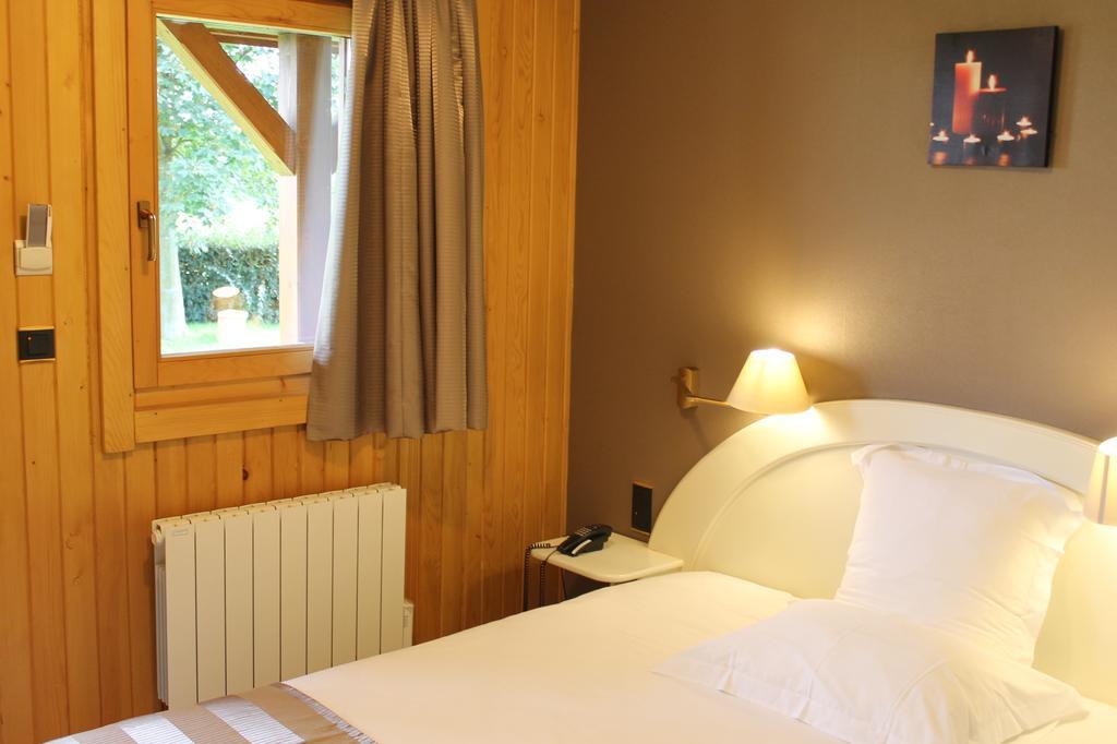 Auberge De Villequier Exterior photo