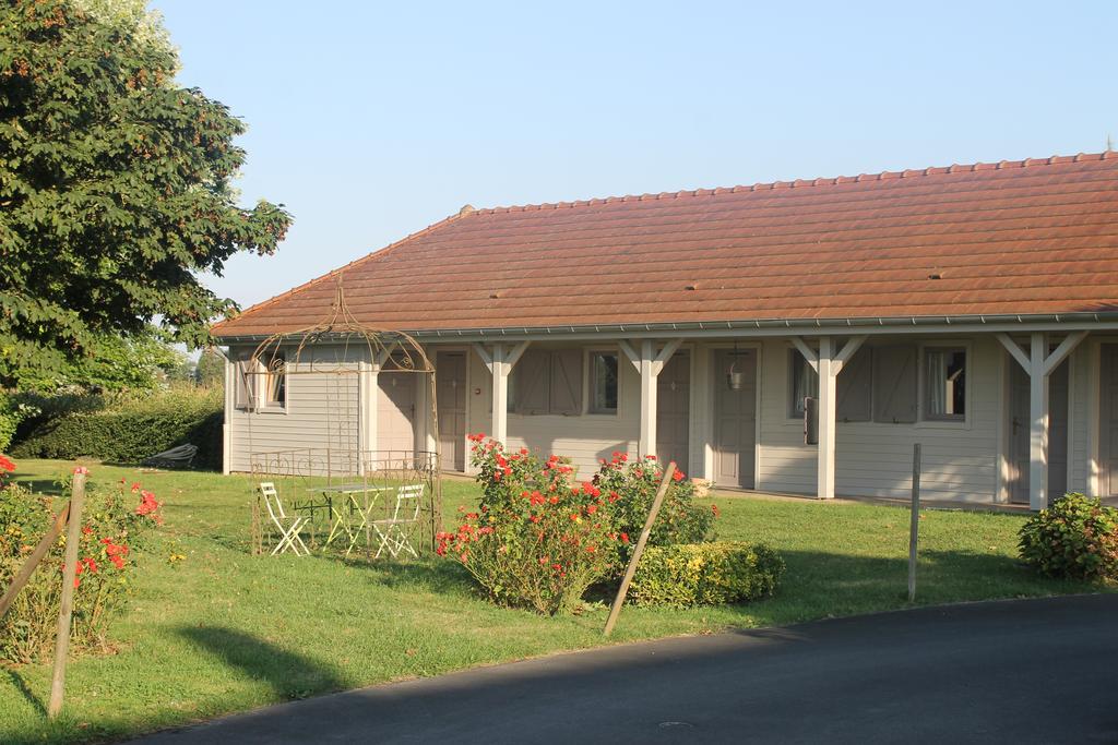 Auberge De Villequier Exterior photo